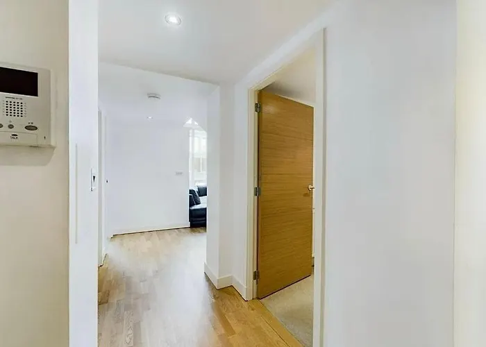 Apartment Charming Modern Central Apartment *