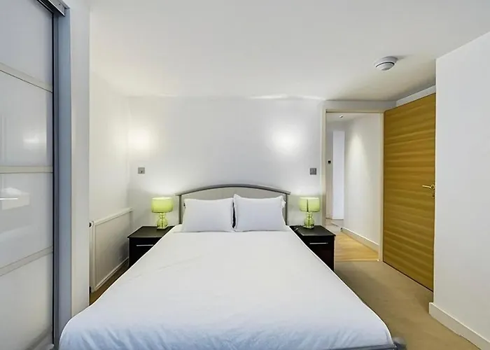 Charming Modern Central Apartment *