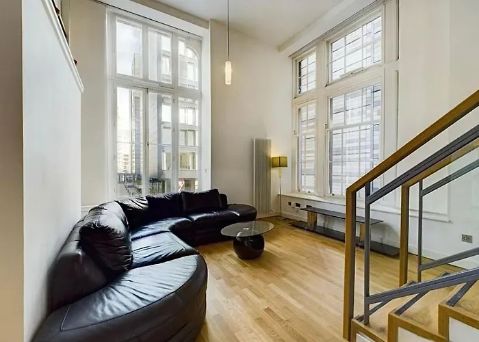 Charming Modern Central Apartment Apartment