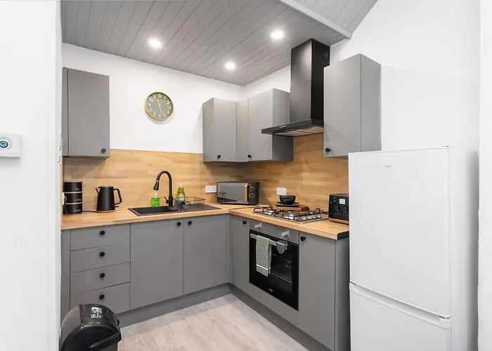 Sleek Canalside In *