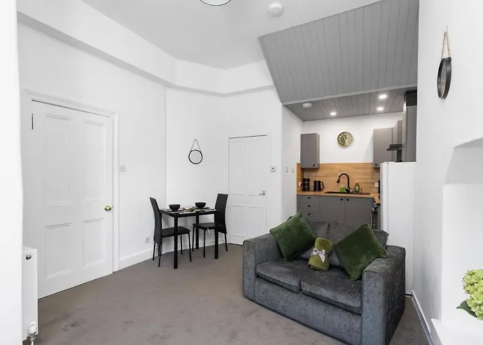 Sleek Canalside In * אדינבורו