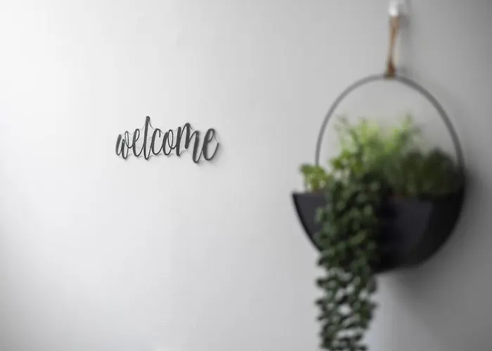 Sleek Canalside In דירה אדינבורו