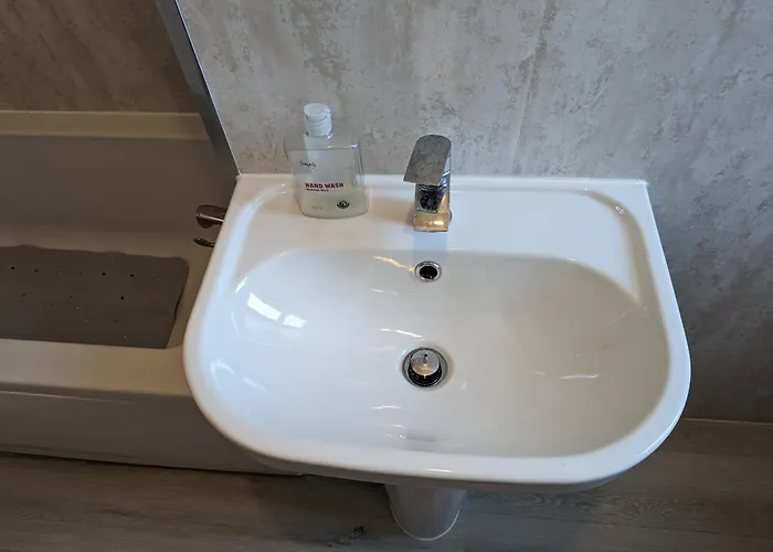 2 Bedroom Flat In דירה