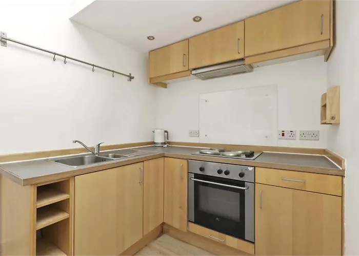 Haymarket Flat Sleeps 4 *