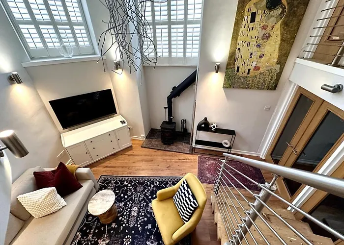 Stylish 2br - Walk To Attraction אדינבורו