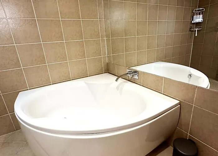 Stylish 2br - Walk To Attraction אדינבורו