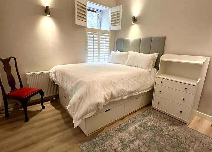 דירה Stylish 2br - Walk To Attraction