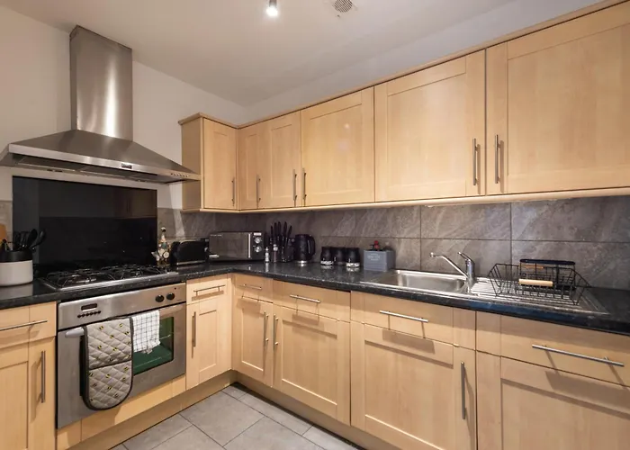 Cosy 2-bedroom Flat Close To Centre * Edinburgh