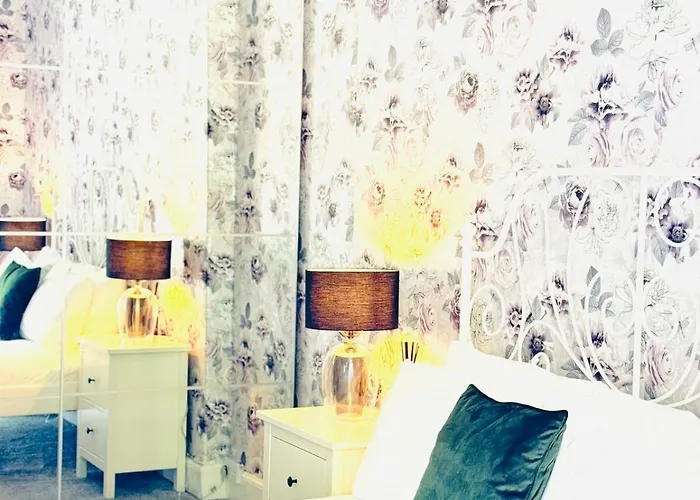 شقة Centre Escape With Private Garden *