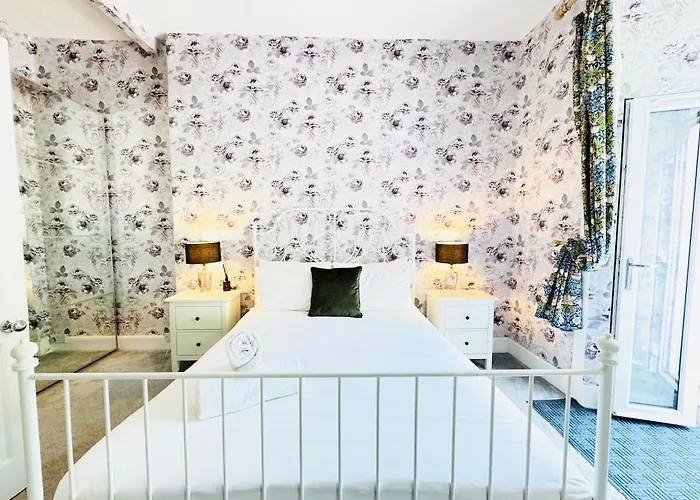 Centre Escape With Private Garden *