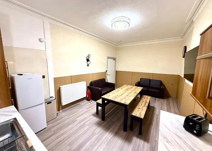 The Handy Hub Luxury Victorian - Fast Wifi & Lejlighed *