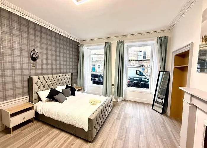 The Handy Hub Luxury Victorian - Fast Wifi & شقة