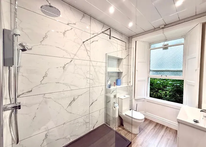 The Handy Hub Luxury Victorian - Fast Wifi & *