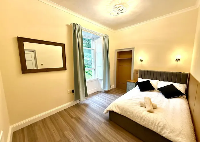 The Handy Hub Luxury Victorian - Fast Wifi & * Edinburgh