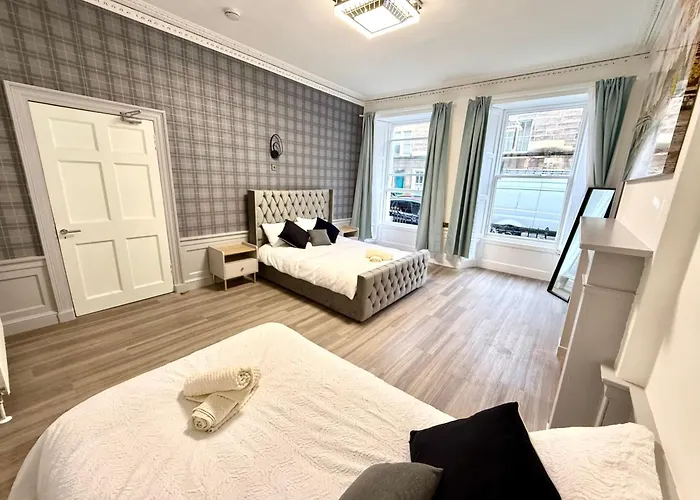 The Handy Hub Luxury Victorian - Fast Wifi & Lejlighed *