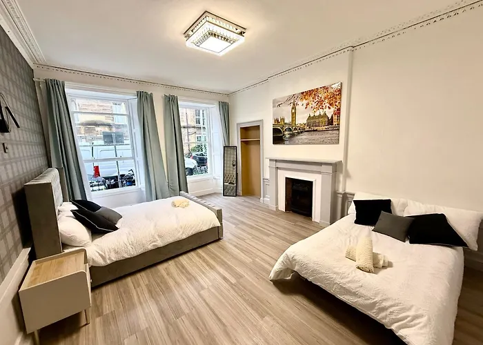 The Handy Hub Luxury Victorian - Fast Wifi & *