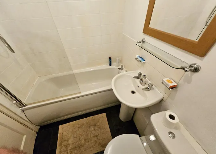 Charming 2bd Flat 10 Minutes To Castle דירה אדינבורו