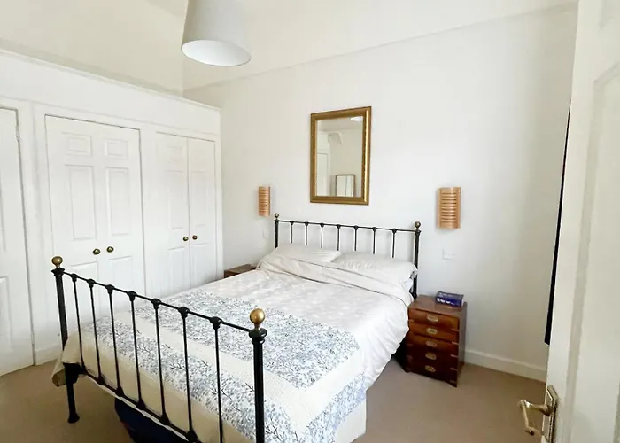 Little West End Apartmán *