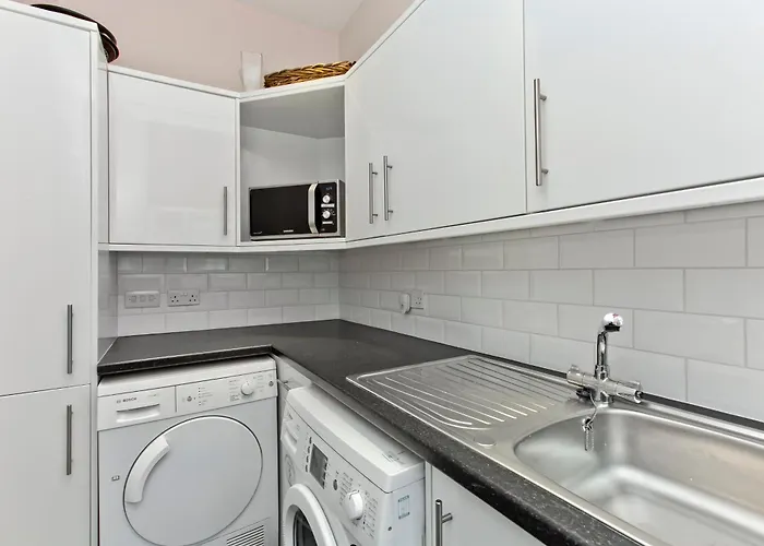 Luxury-3-bedroom Ramsay Garden Next To Castle דירה *