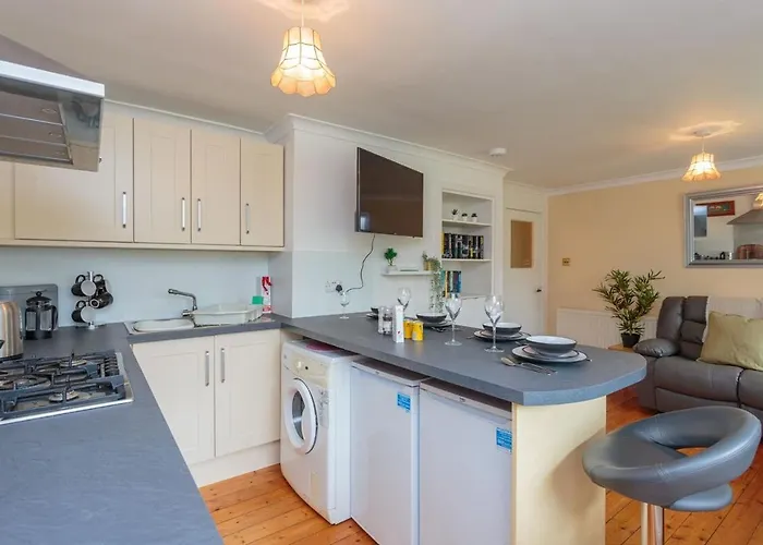 Free Parking - Centre - 3 Bedrooms - 5 Guests *