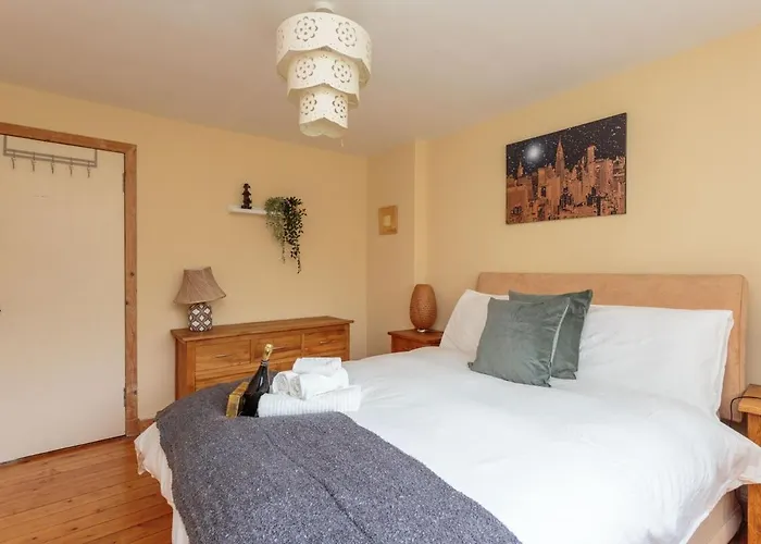 Apartment Free Parking - Centre - 3 Bedrooms - 5 Guests *