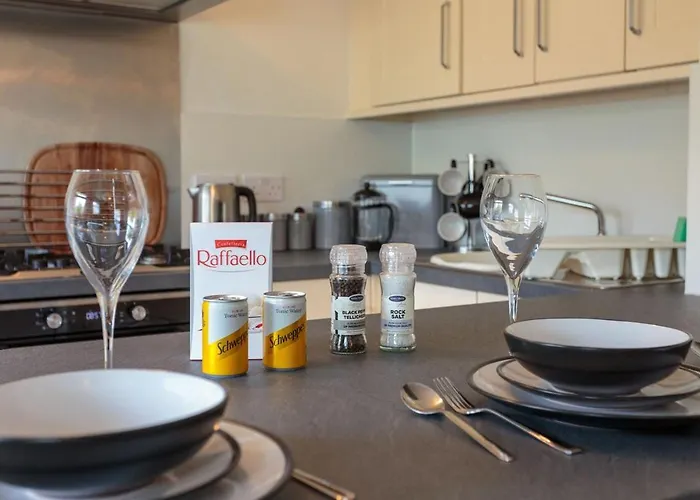 Free Parking - Centre - 3 Bedrooms - 5 Guests *