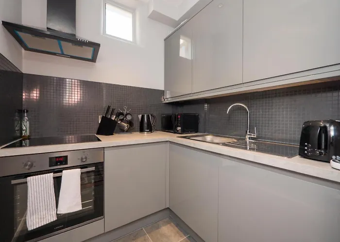 Cosy 1 Bed Flat 5 Minutes To The Daire