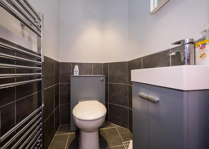 Cosy 1 Bed Flat 5 Minutes To The *