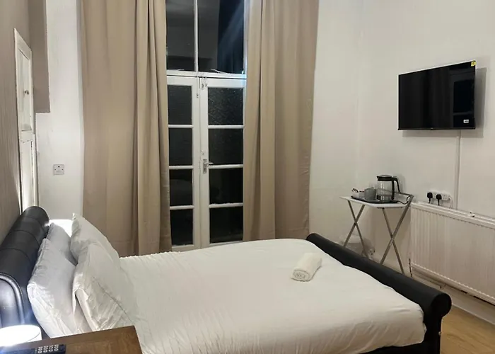 Centre Double With Garden * Edinburg