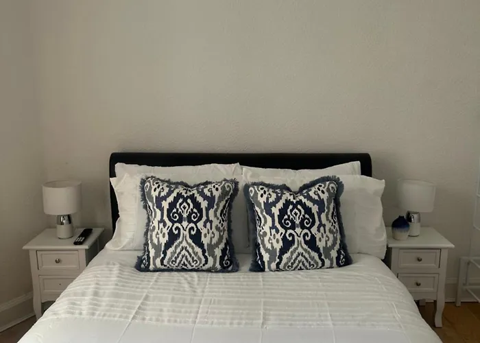 Cosy Double In The Heart Of בית הארחה