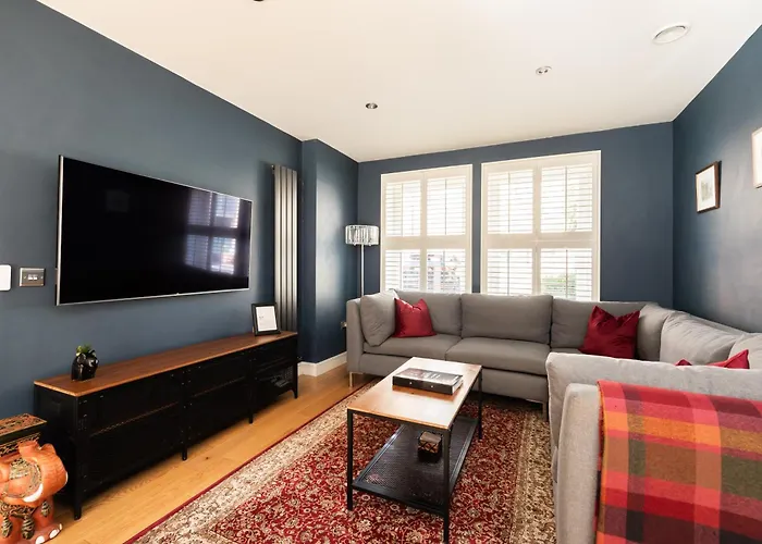 Nyaraló Gorgeous 3 Bed House Free Parking & Garden