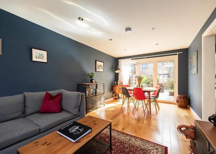 Gorgeous 3 Bed House Free Parking & Garden Nyaraló Edinburgh