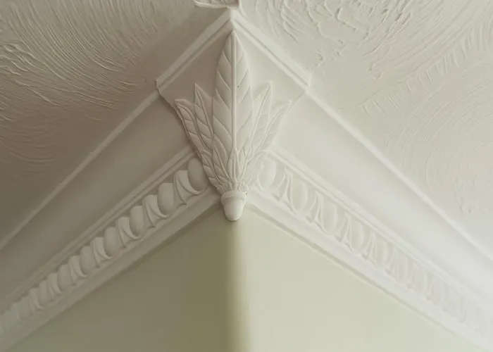 Spacious 3 Bedroom Flat *