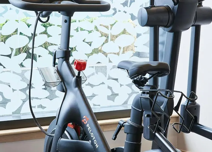 By Marriott 4* Эдинбург