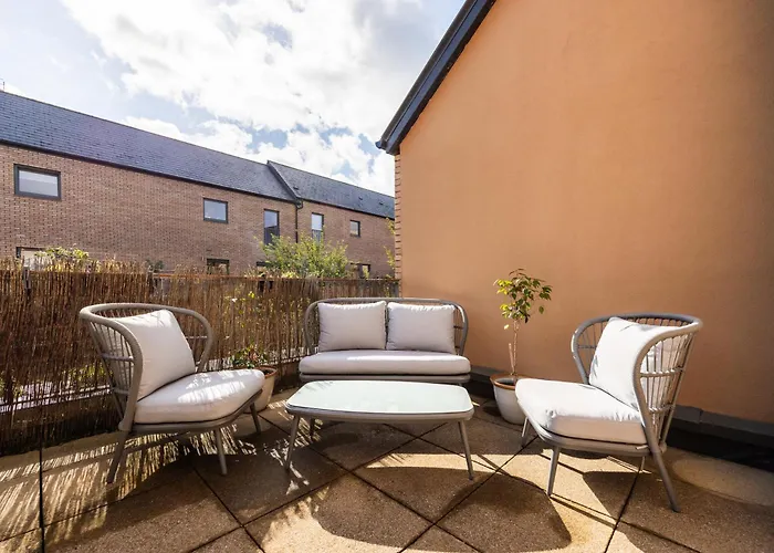 Gorgeous 3 Bed House Free Parking & Garden Edinburgh