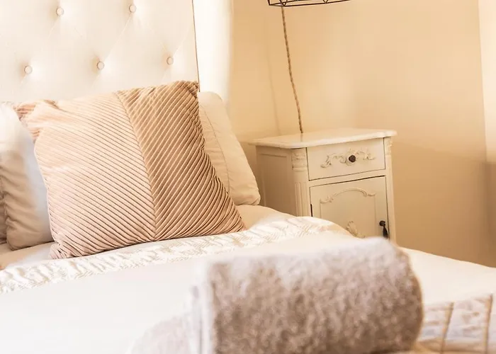 Gorgeous 3 Bed House Free Parking & Garden Nyaraló Edinburgh
