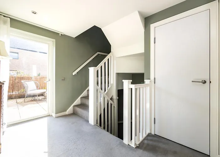 Nyaraló Gorgeous 3 Bed House Free Parking & Garden