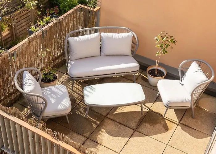 Gorgeous 3 Bed House Free Parking & Garden