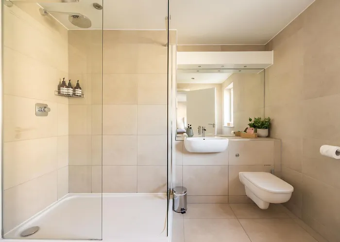 Nyaraló Gorgeous 3 Bed House Free Parking & Garden *