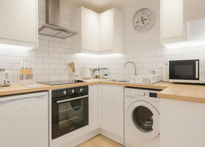 Edinburgh Aparthotel 4*