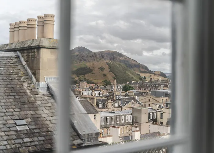 Ostello Code - The Court,