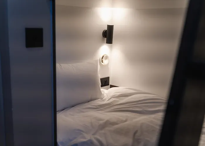 Code - The Court, * Edimburgo