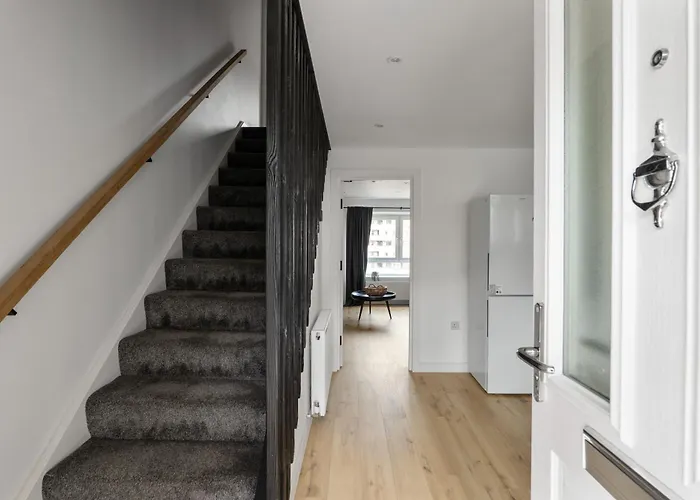 Holyrood אדינבורו