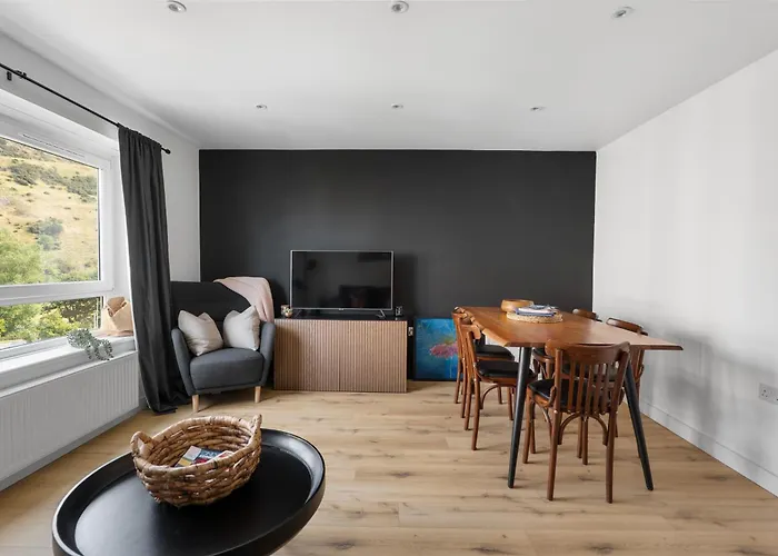 Holyrood * אדינבורו