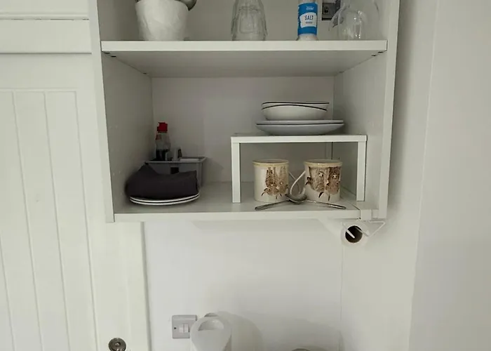 En-suite With Independent Entrance. 3*