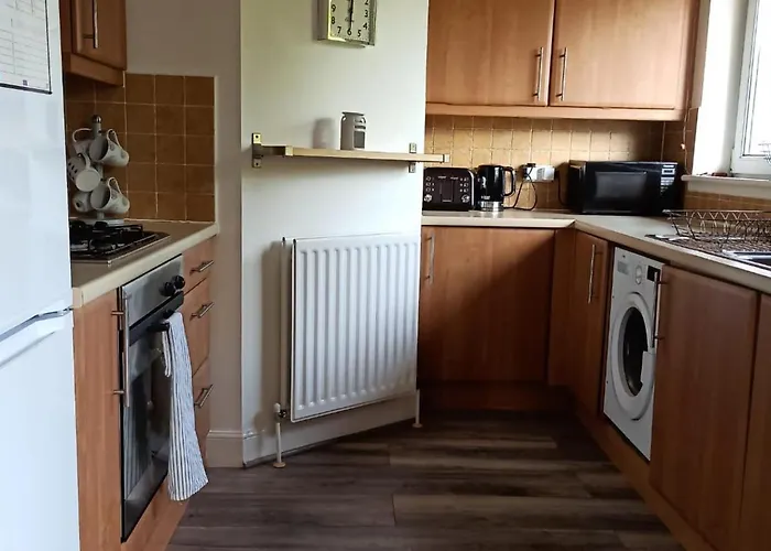 2 Bedroom - Stunning Views Balcony Parking Edinburgh