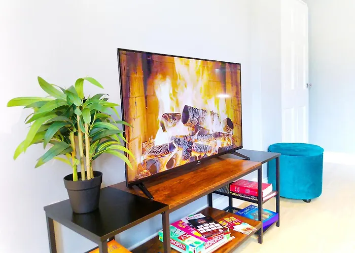 דירה Bright & Spacious Flat By Murrayfield Stadium אדינבורו