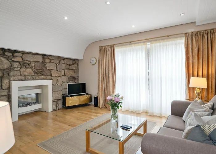 Rose Street Flat *