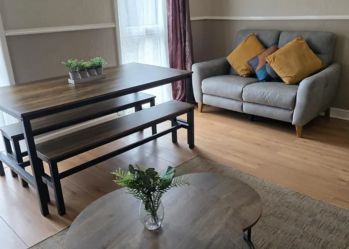 3br House With Parking 10 Mins To Airport Sleeps 6 * Edinburgh