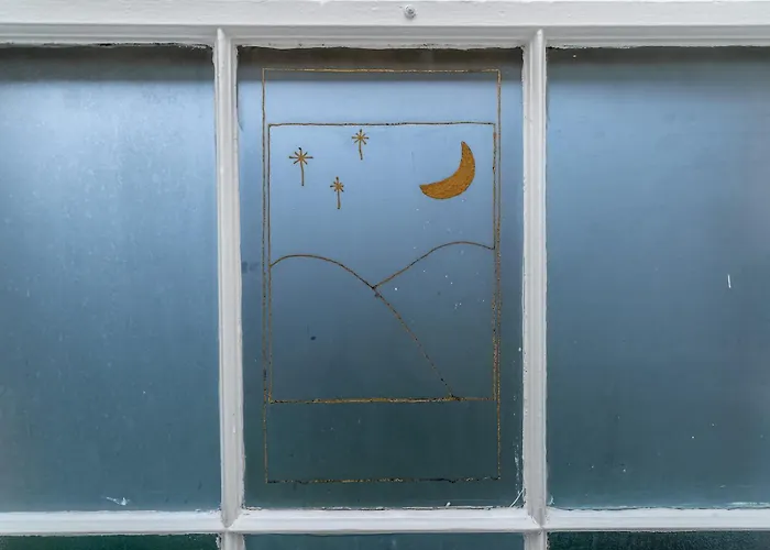 Pass The Keys Beautiful Modern Historical Flat Close To Castle *